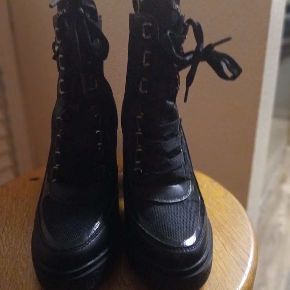 Black Lace-Up Women's Boots